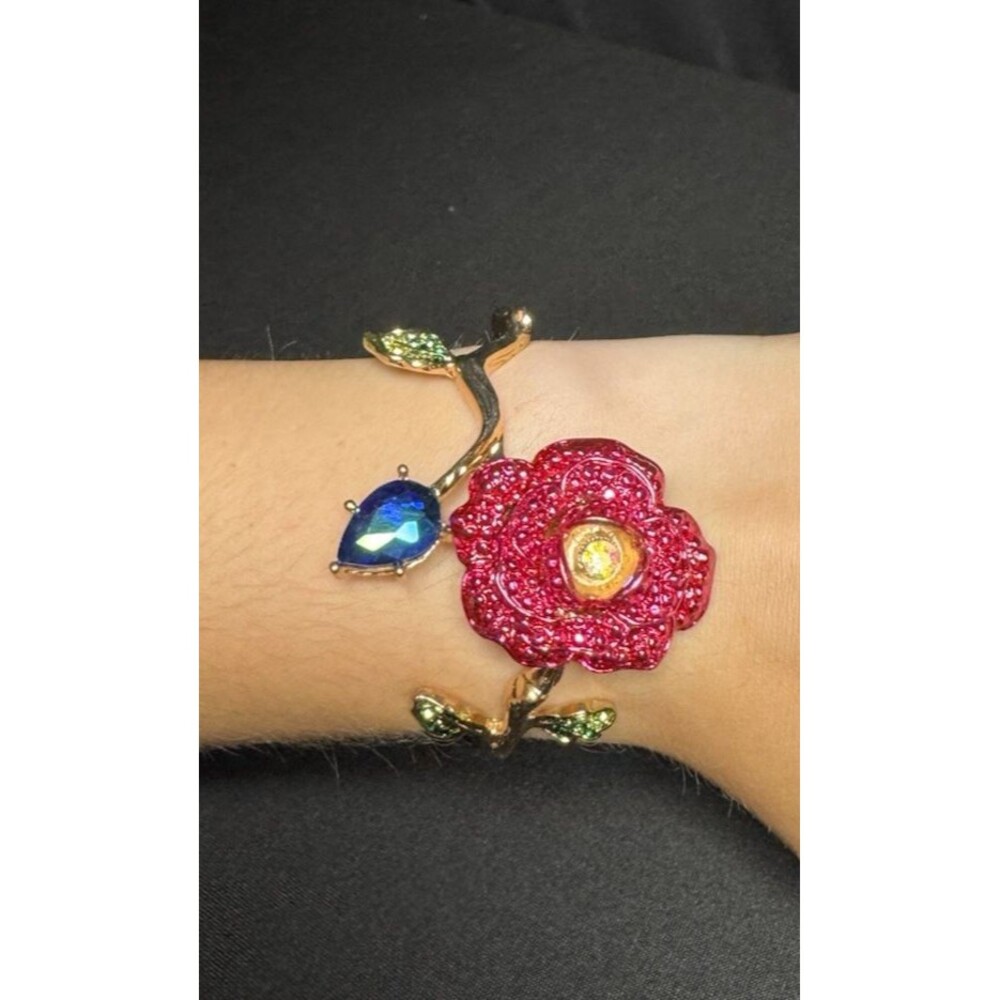 Betsey Johnson Rose Vine Bling Goldtone Hinged Bangle Bracelet - Picture 9 of 9